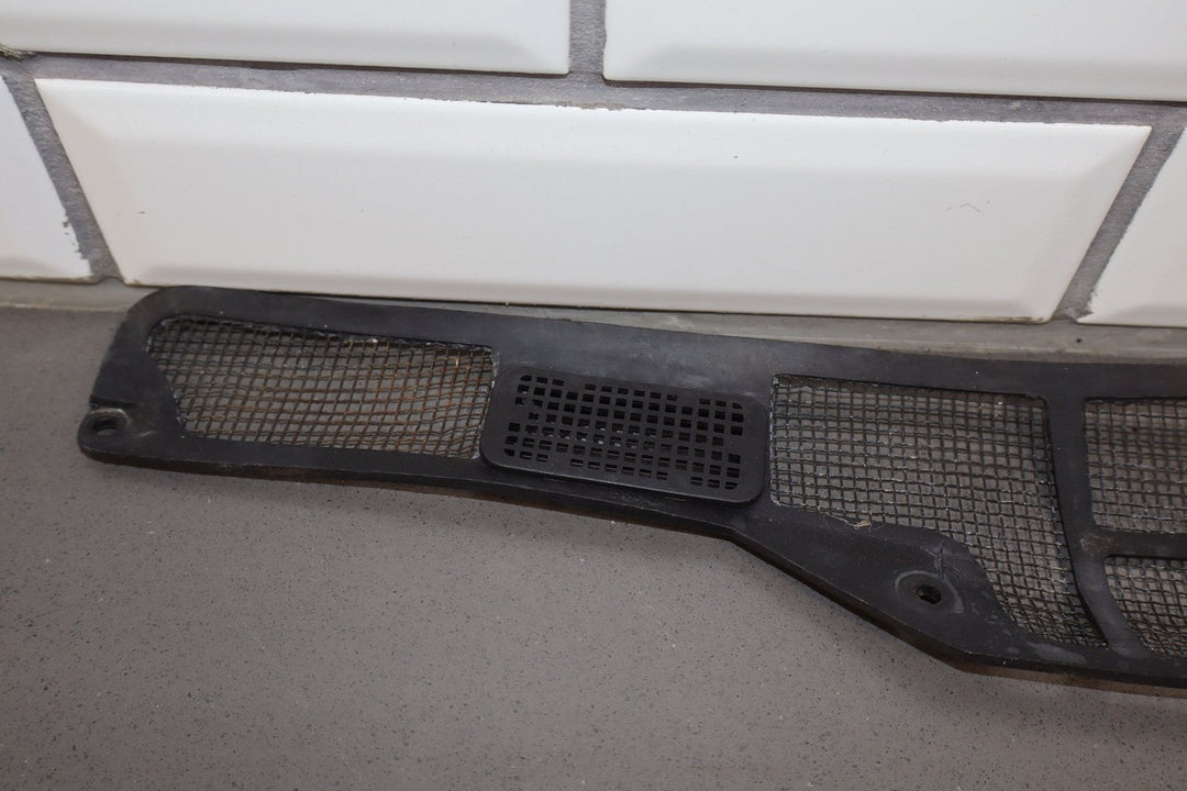 1984 - 1996 Chevrolet Corvette C4 - Cowl Screens