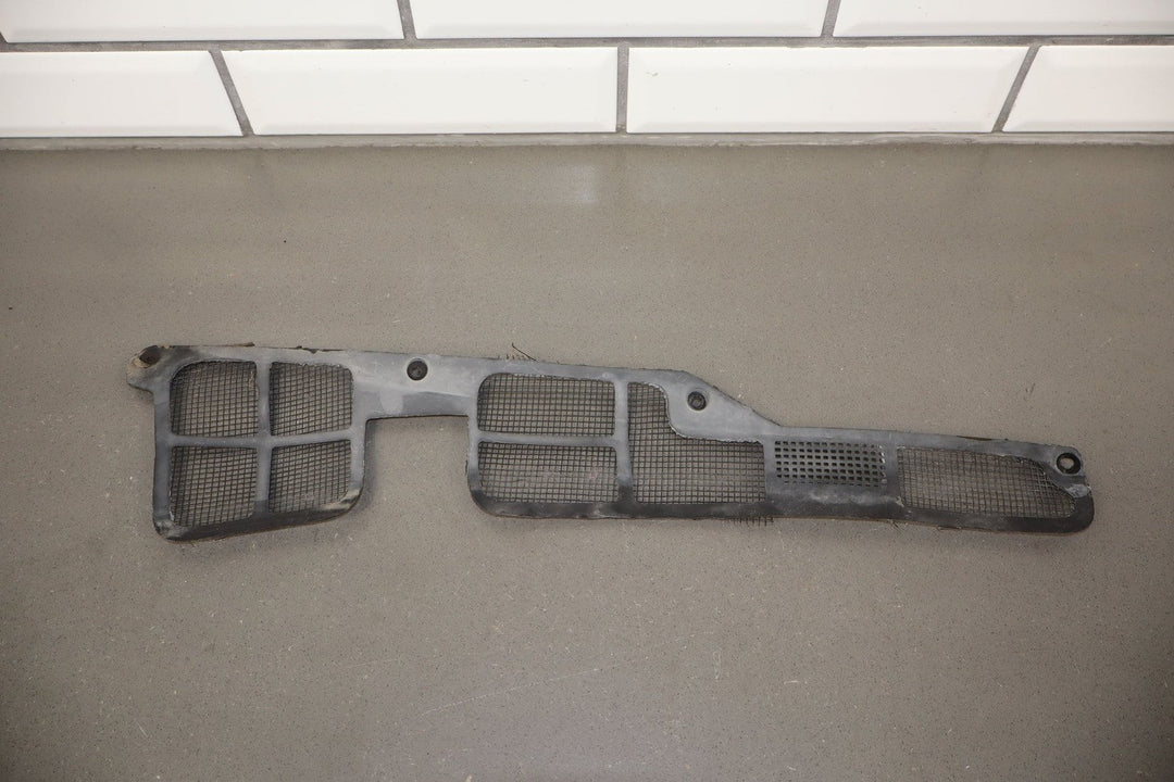 1984 - 1996 Chevrolet Corvette C4 - Cowl Screens