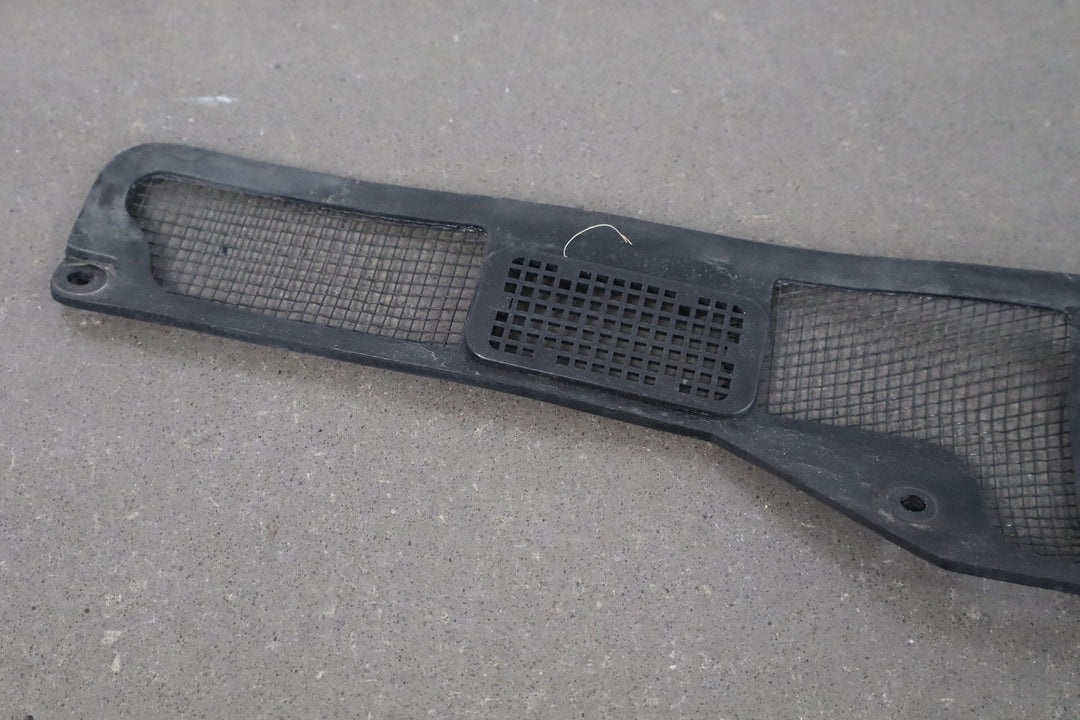1984 - 1996 Chevrolet Corvette C4 - Cowl Screens