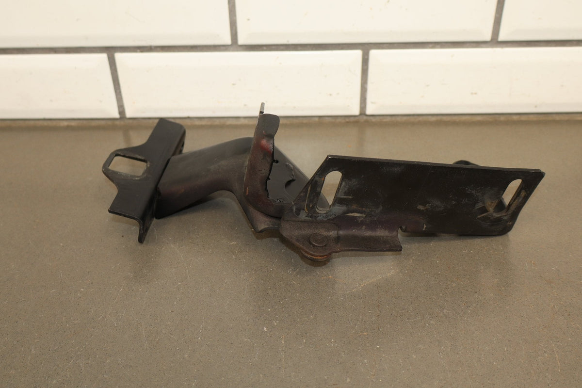 1984-1996 Chevrolet Corvette C4 Hood Hinges LH & RH