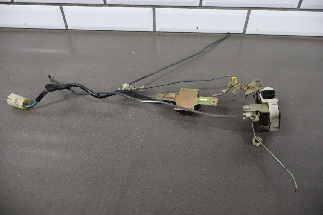1984 Nissan 300ZX 2+0 Left Front Door Latch Assembly with Rods