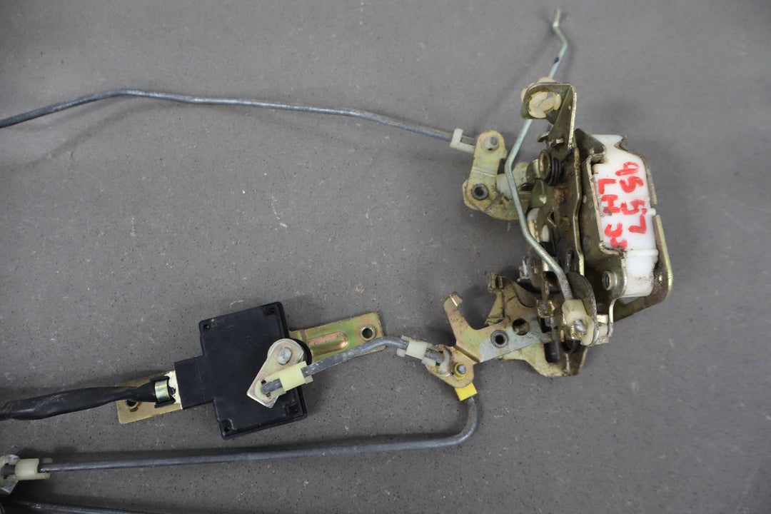 1984 Nissan 300ZX 2+0 Left Front Door Latch Assembly with Rods