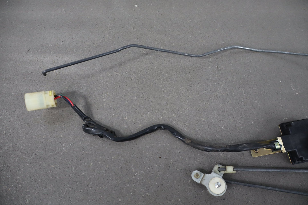 1984 Nissan 300ZX 2+0 Left Front Door Latch Assembly with Rods