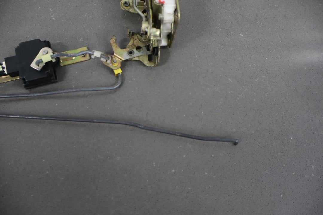 1984 Nissan 300ZX 2+0 Left Front Door Latch Assembly with Rods