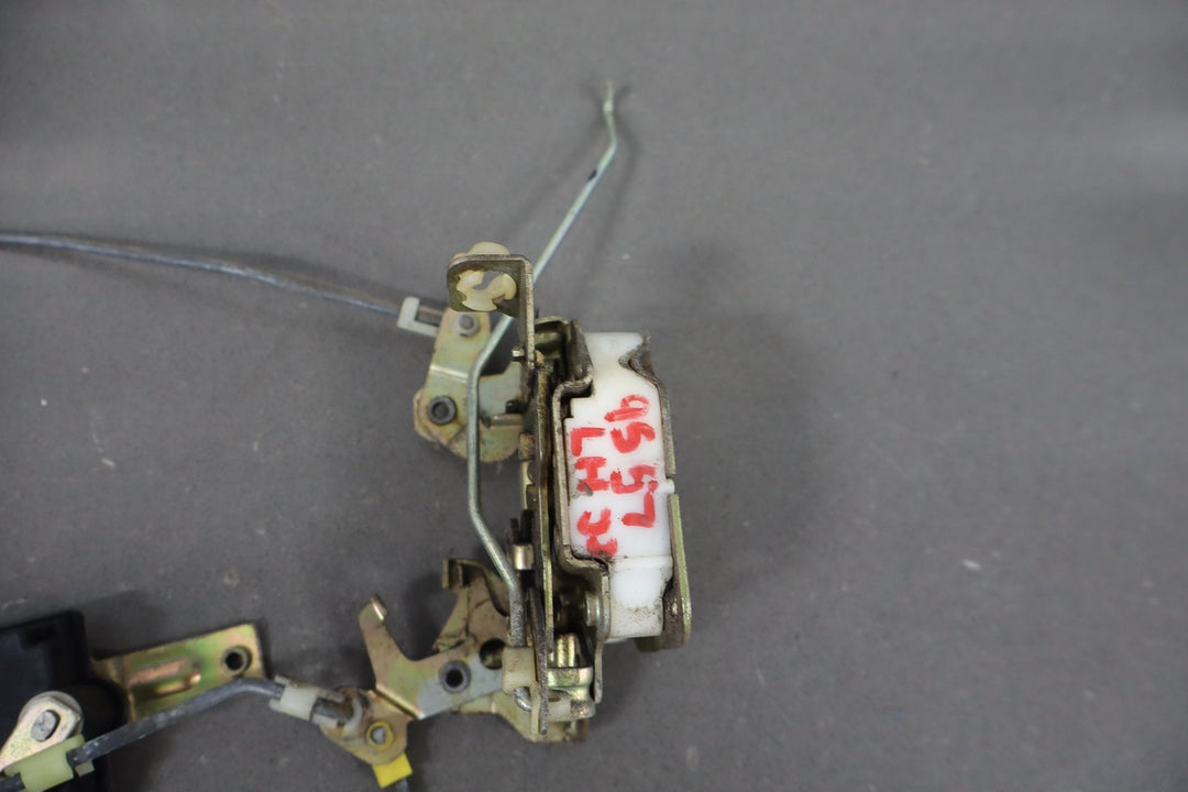 1984 Nissan 300ZX 2+0 Left Front Door Latch Assembly with Rods
