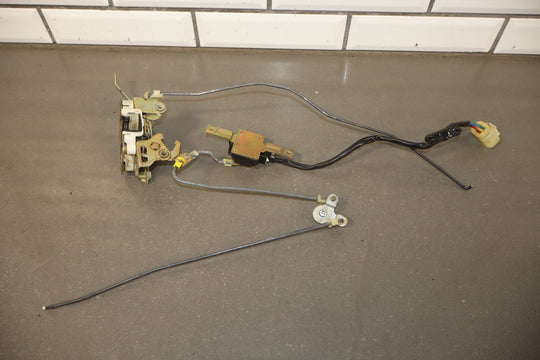 1984 Nissan 300ZX 2+0 Left Front Door Latch Assembly with Rods