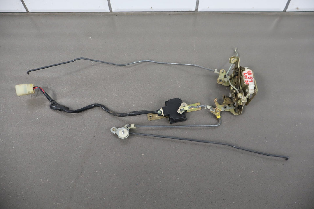 1984 Nissan 300ZX 2+0 Left Front Door Latch Assembly with Rods