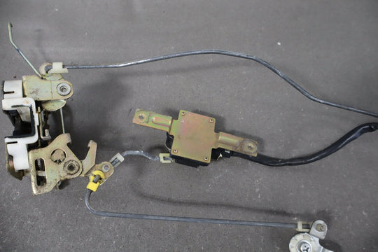 1984 Nissan 300ZX 2+0 Left Front Door Latch Assembly with Rods