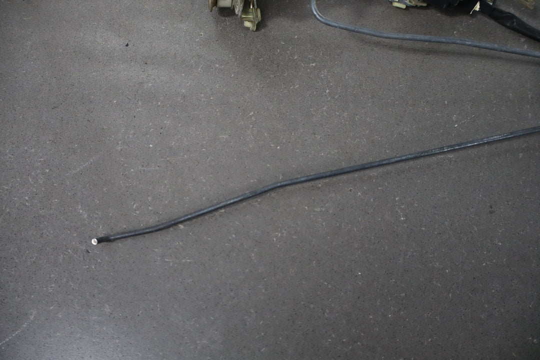 1984 Nissan 300ZX 2+0 Left Front Door Latch Assembly with Rods