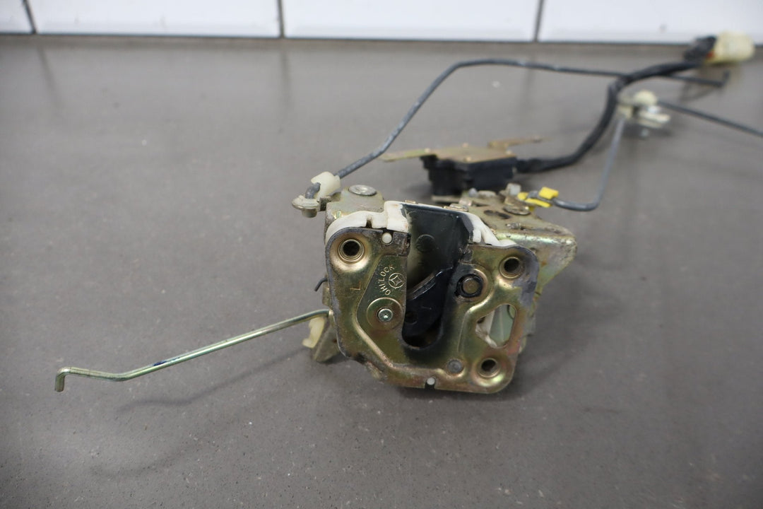 1984 Nissan 300ZX 2+0 Left Front Door Latch Assembly with Rods