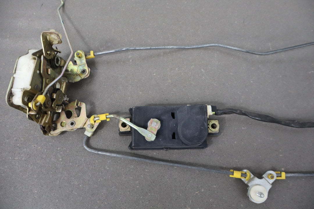 1984 Nissan 300ZX 2+0 Right Front Door Latch OEM