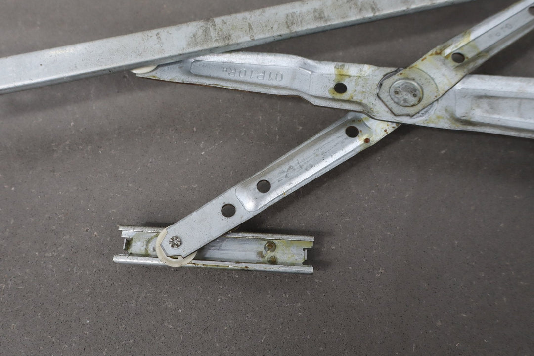 1984 Nissan 300ZX 2+0 Right Front Door Regulator OEM