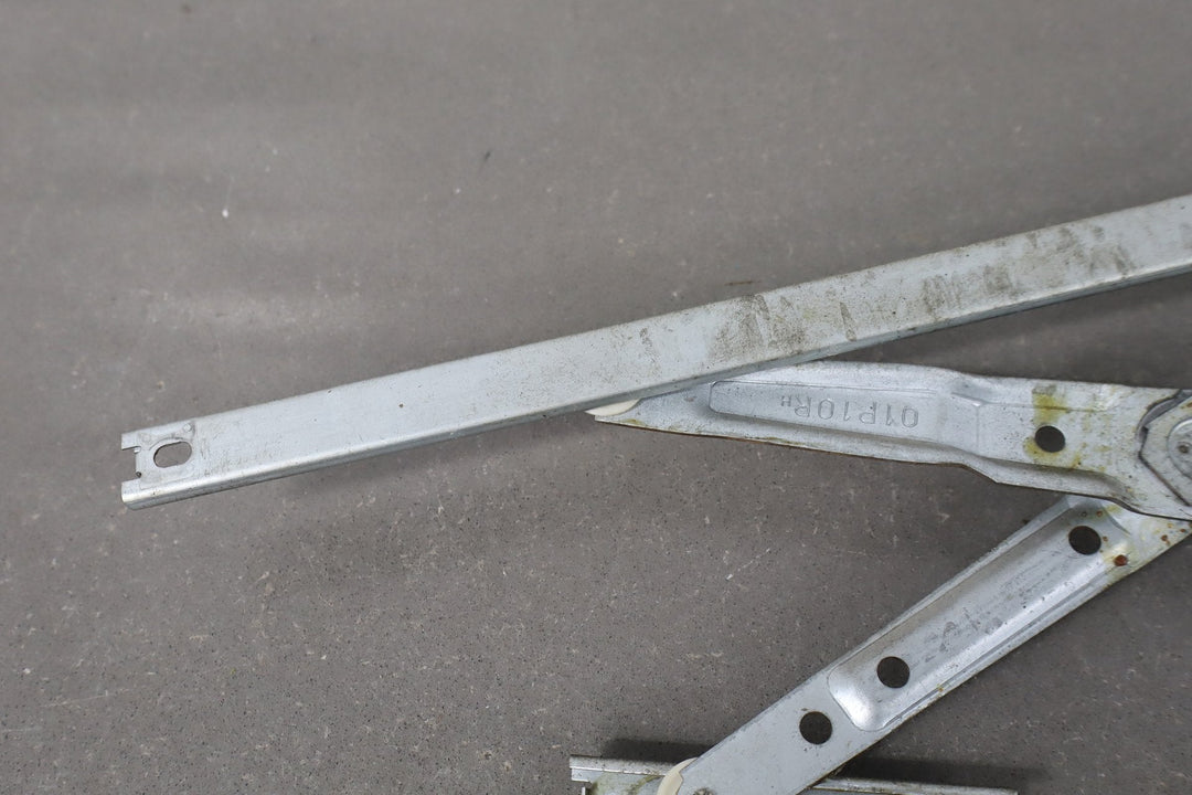 1984 Nissan 300ZX 2+0 Right Front Door Regulator OEM