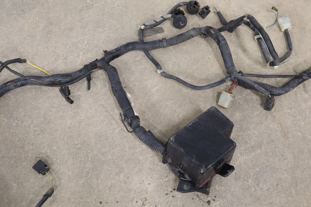 1984 Nissan 300ZX 2+2 Z31 3L Engine Fuse Box