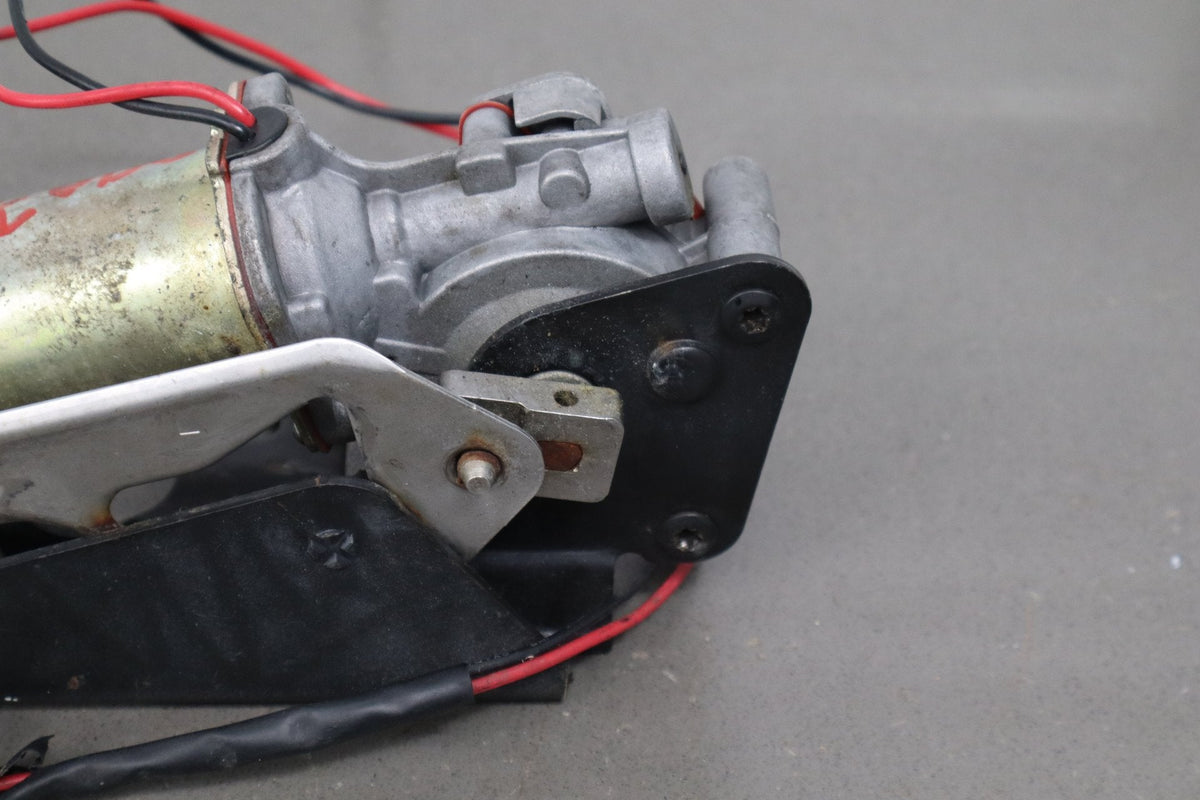 1985-1990 Chevrolet Corvette C4 - Left Headlight Motor