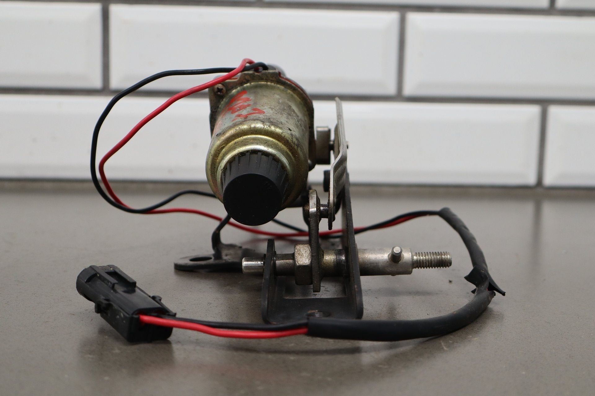 1985-1990 Chevrolet Corvette C4 - Left Headlight Motor