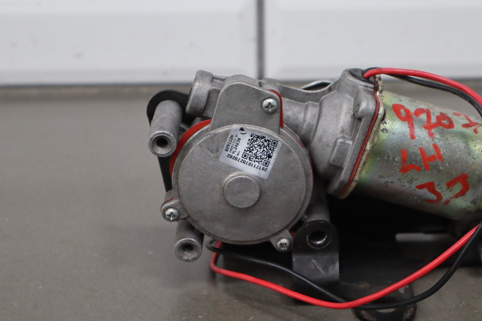 1985-1990 Chevrolet Corvette C4 - Left Headlight Motor