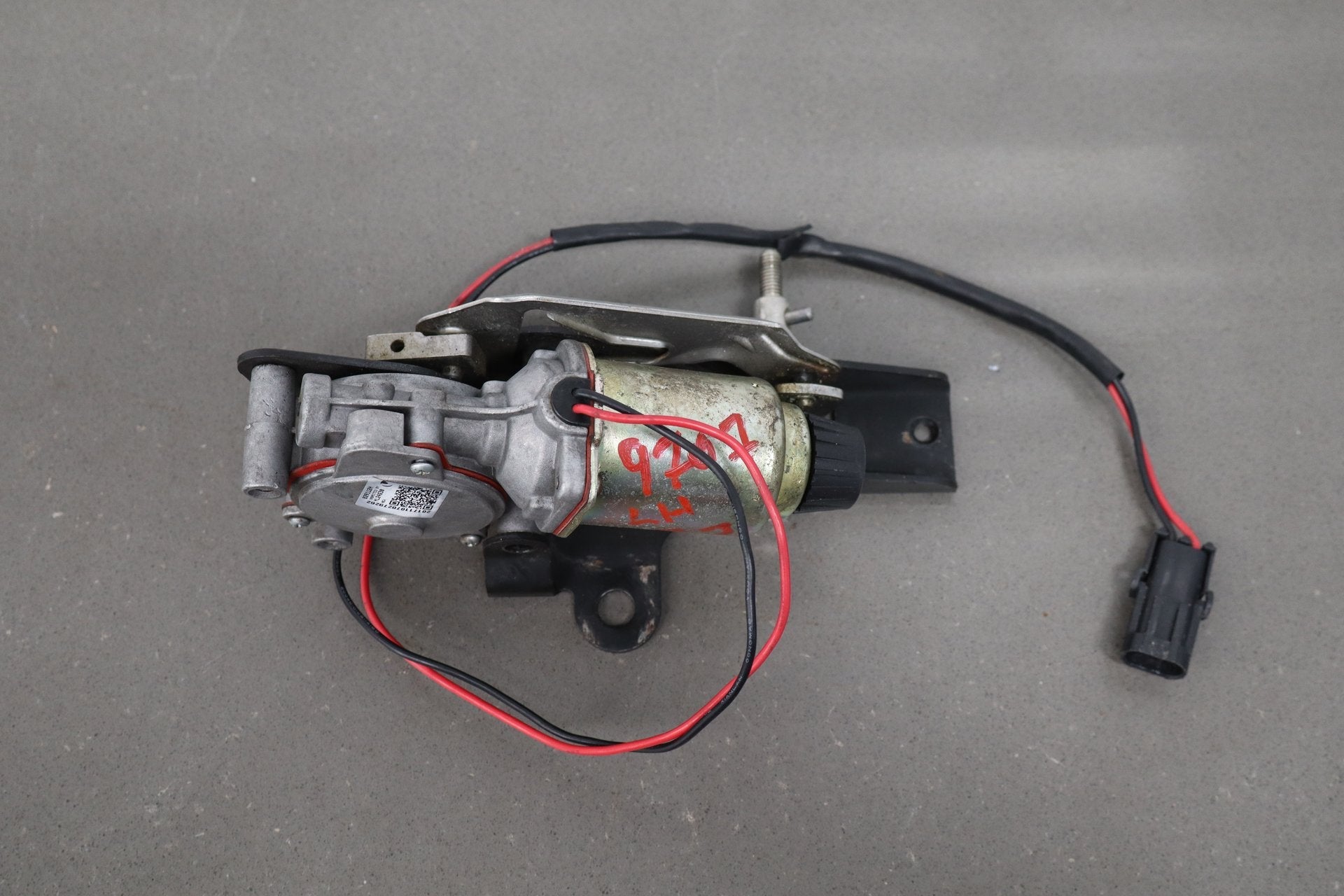 1985-1990 Chevrolet Corvette C4 - Left Headlight Motor
