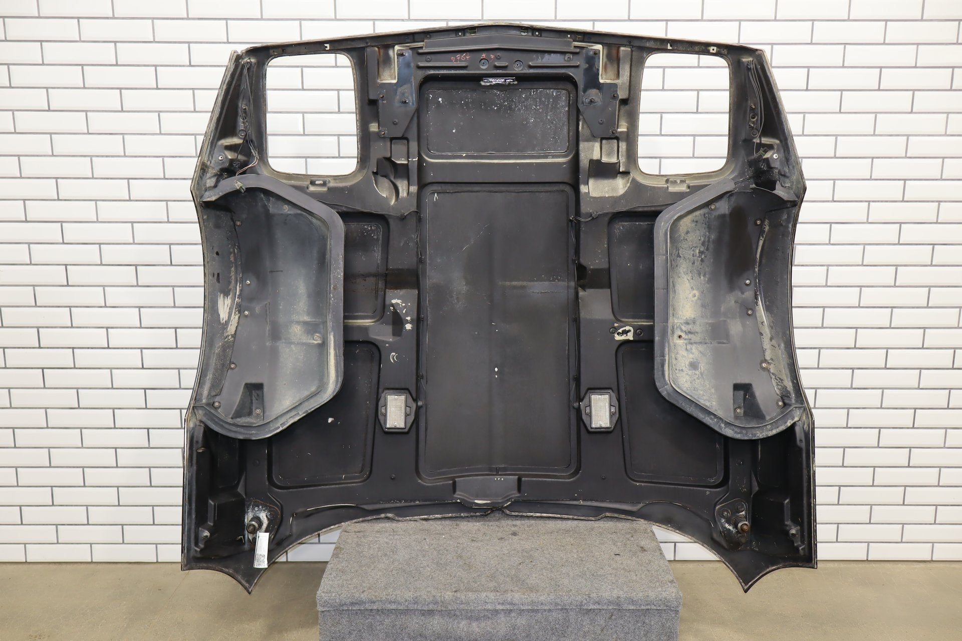 1985-1996 Chevrolet Corvette C4 - Hood Black 41