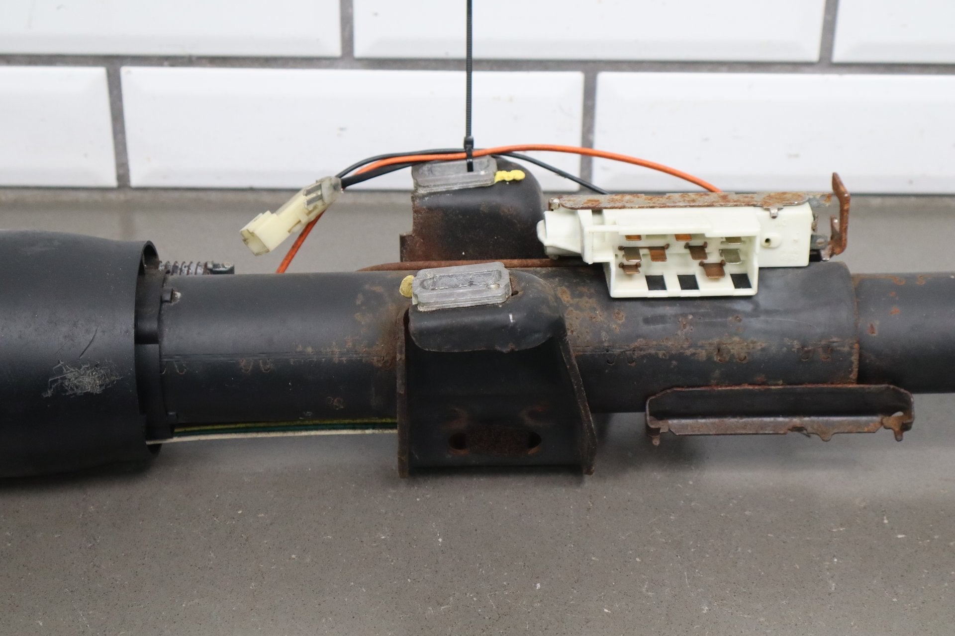 1986-1988 Chevrolet Corvette C4 - Steering Column
