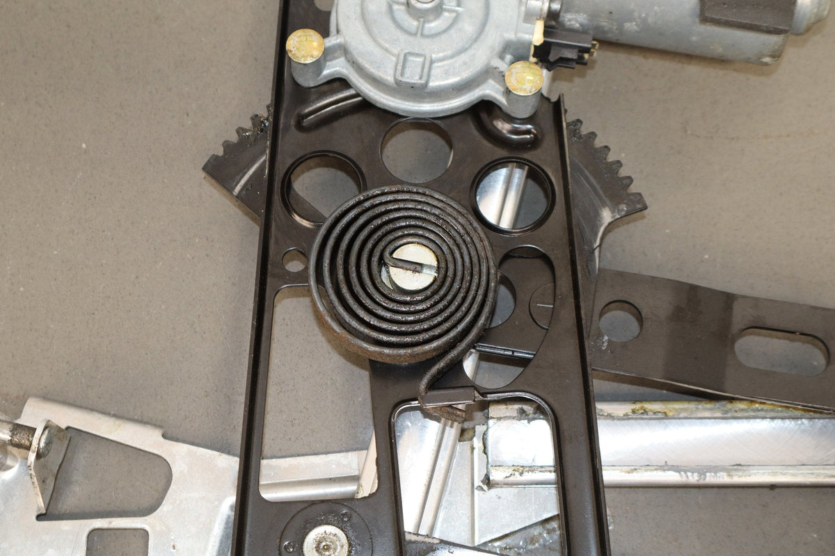 1986-1996 Chevrolet Corvette C4 - Right Front Door Elec Regulator PN: 22063224