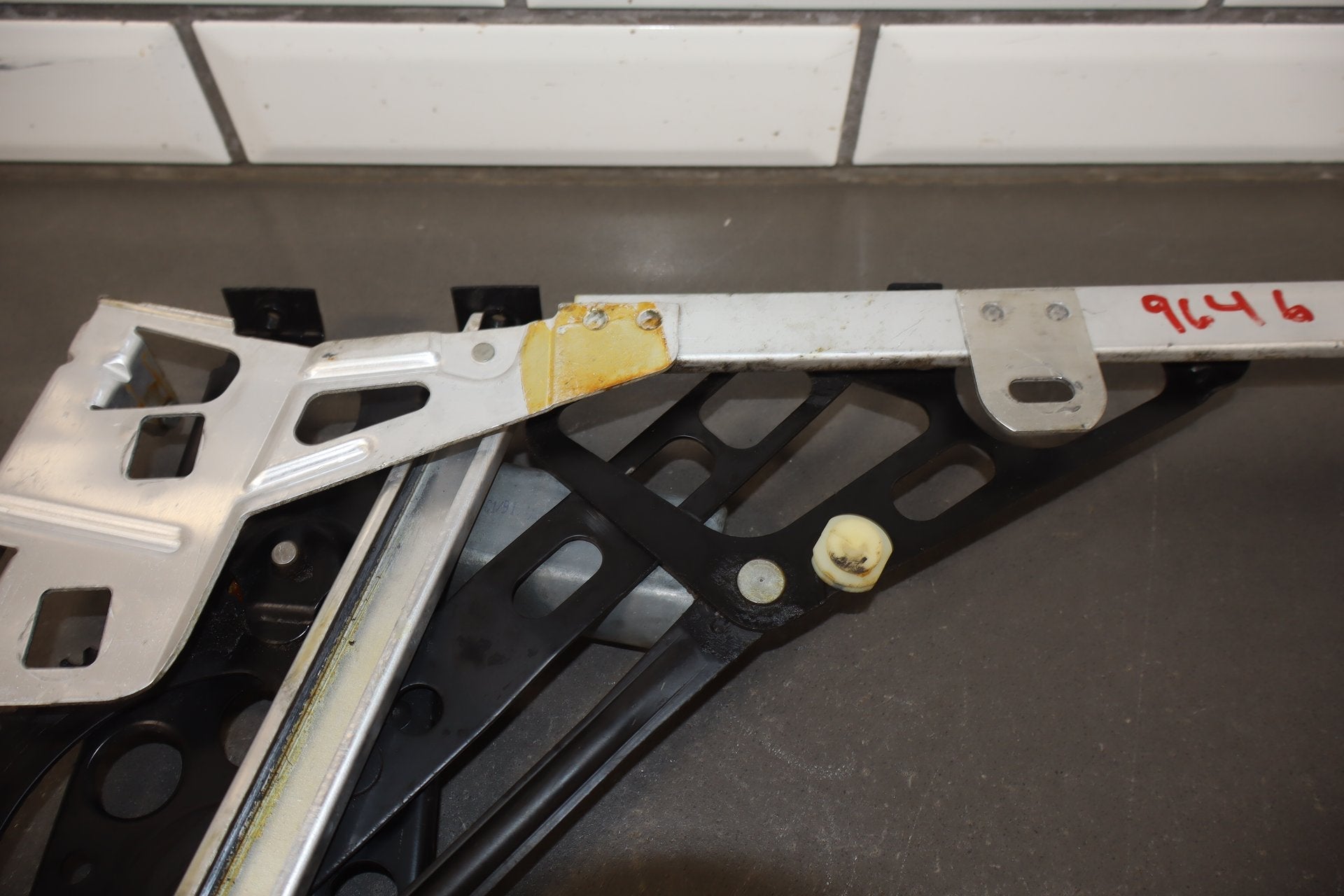 1986-1996 Chevrolet Corvette Left Front Door Regulator 22063224 OEM