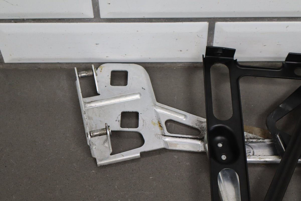 1986-1996 Chevrolet Corvette Left Front Door Regulator 22063224 OEM