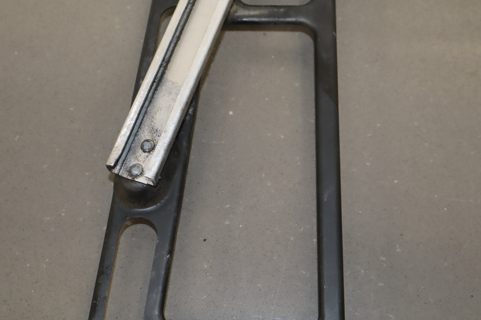 1986-1996 Chevrolet Corvette Left Front Door Regulator 22063224 OEM