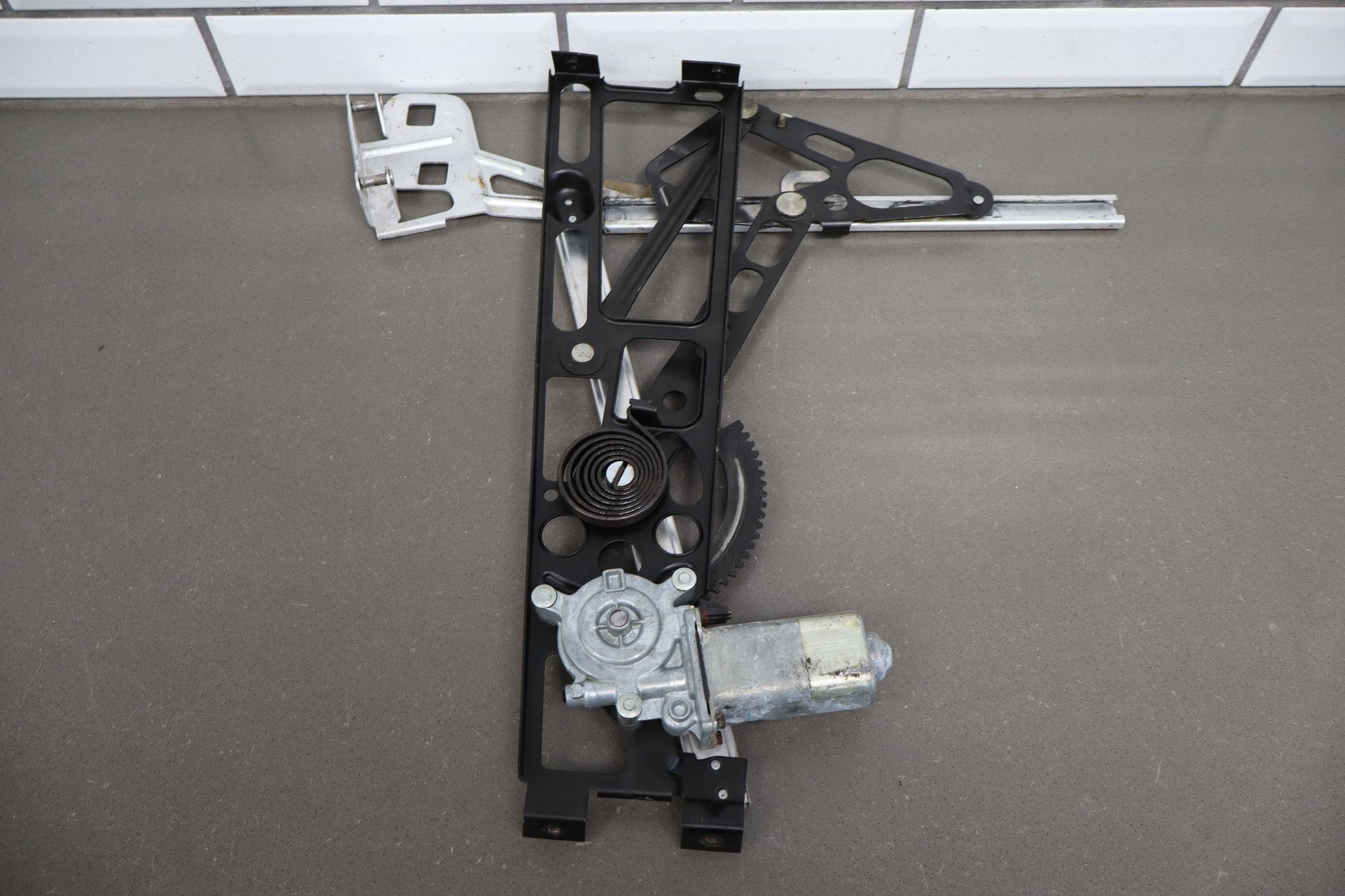1986-1996 Chevrolet Corvette Left Front Door Regulator 22063224 OEM