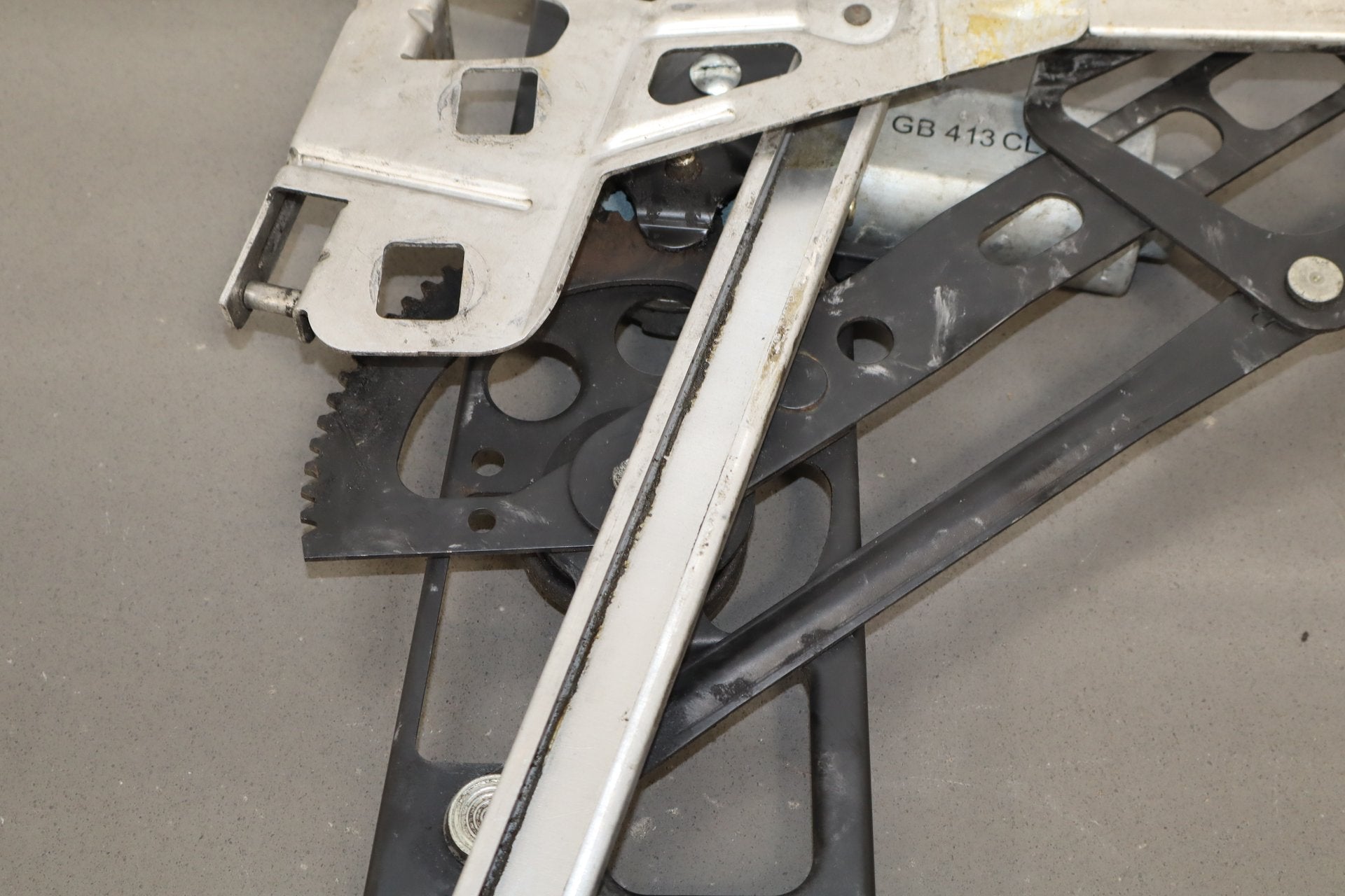 1986-1996 Chevrolet Corvette Left Front Door Regulator 22063224 OEM