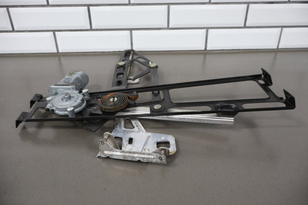 1986 - 1996 Chevrolet Corvette Right Front Door Elec Regulator 22063224 OEM