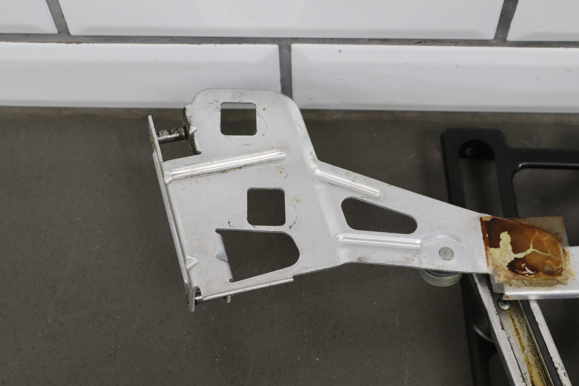 1986-1996 Chevrolet Corvette Right Front Door Regulator 22063224 OEM
