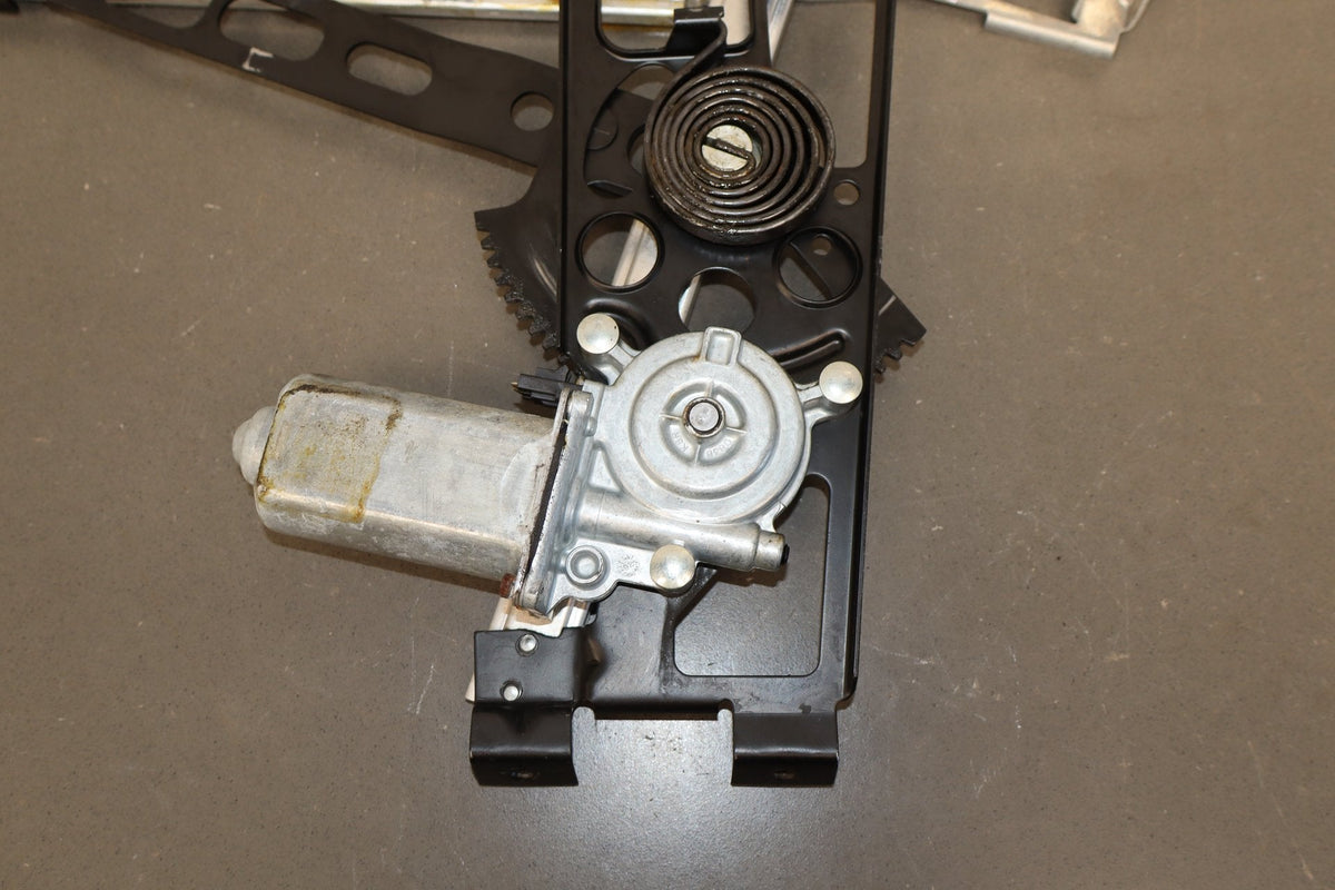 1986-1996 Chevrolet Corvette Right Front Door Regulator 22063224 OEM