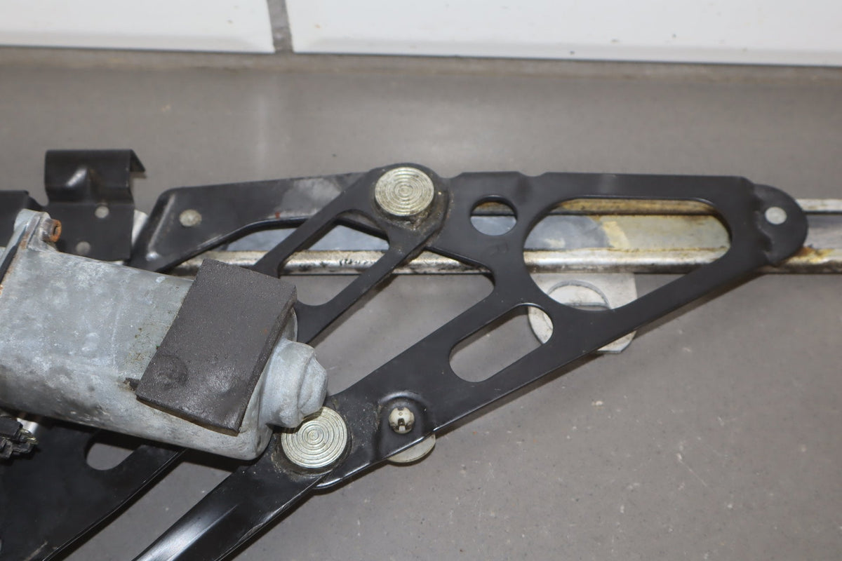 1986-1996 Chevrolet Corvette Right Front Door Regulator 22063224 OEM