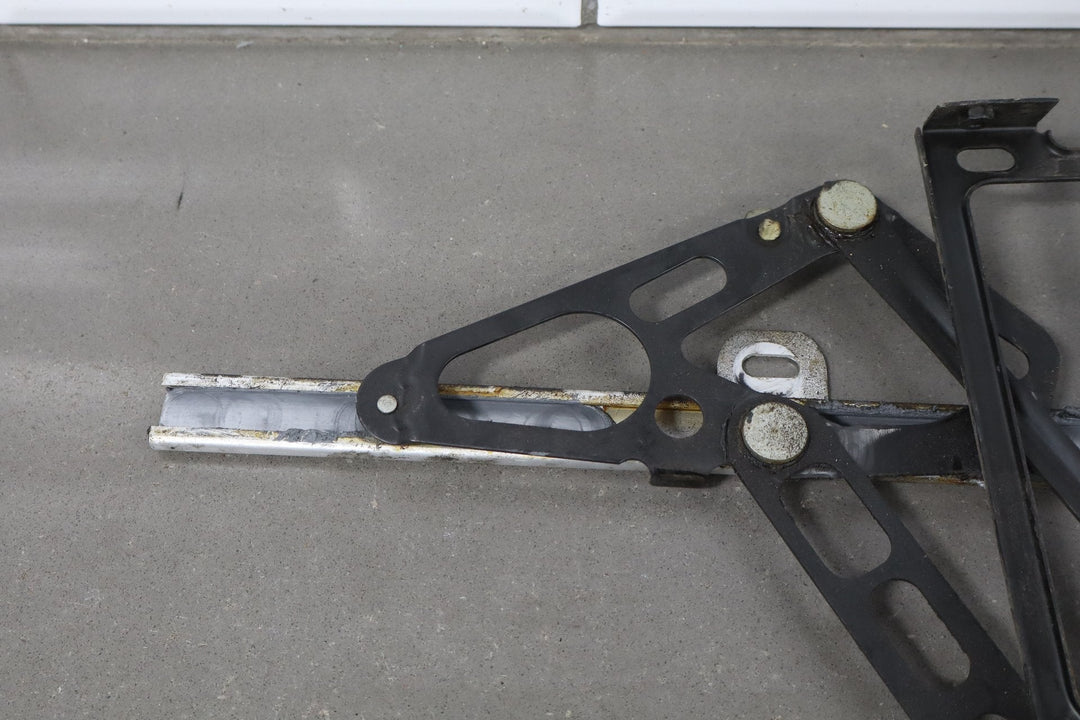 1986 - 1996 Chevrolet Corvette Right Front Door Regulator 22063224 OEM