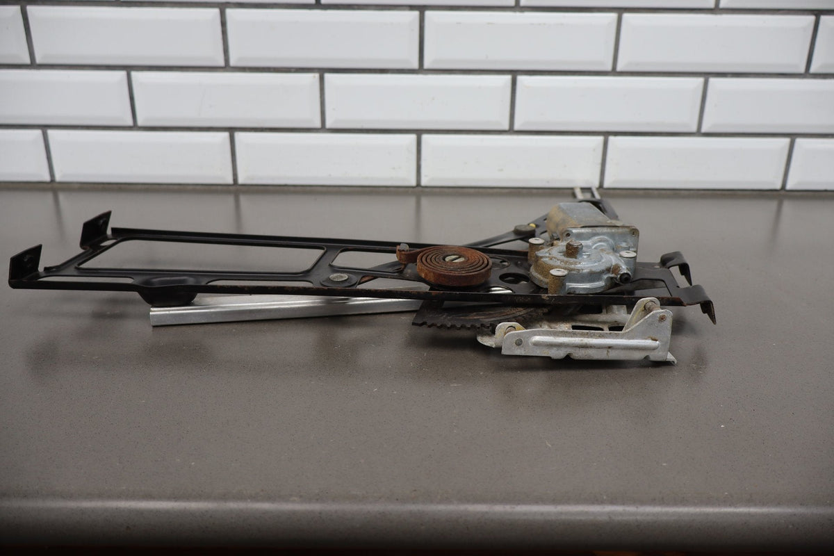 1986-1996 Chevrolet Corvette Right Front Door Regulator 22063224 OEM
