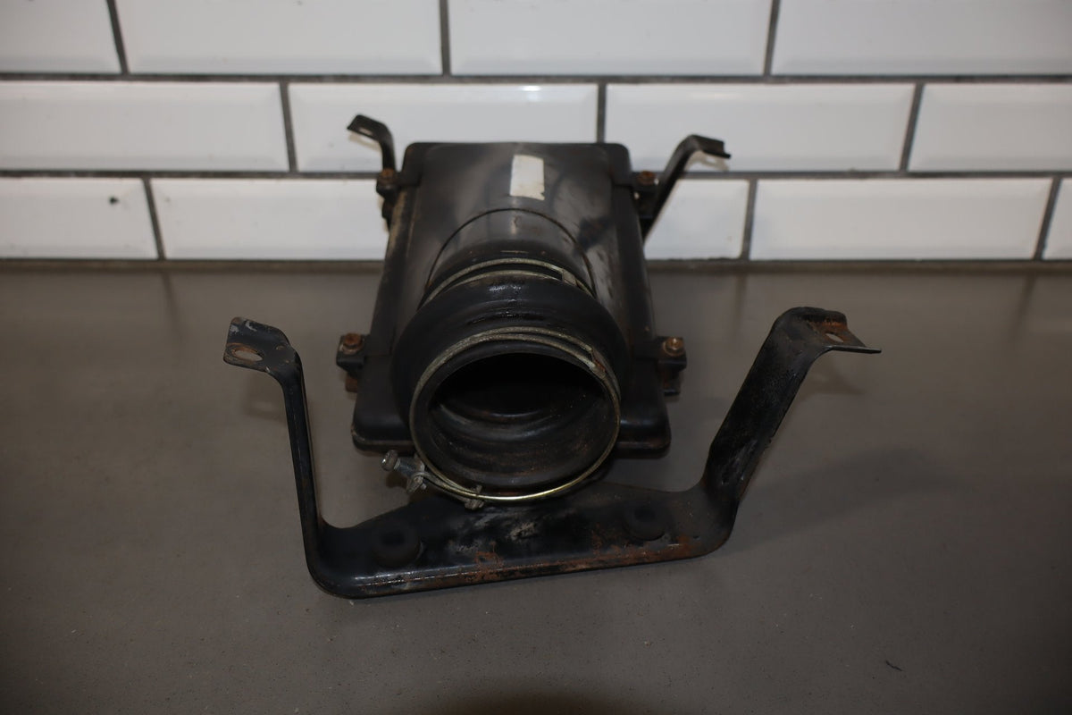 1986 Nissan 300ZX 3.0L No Turbo Air Cleaner OEM