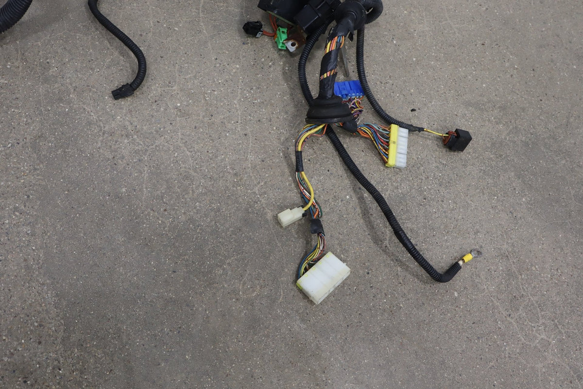 1986 Nissan 300ZX 3.0L No Turbo Engine Fuse Box