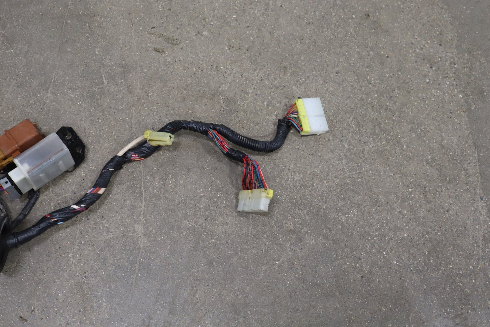 1986 Nissan 300ZX 3.0L No Turbo Engine Fuse Box
