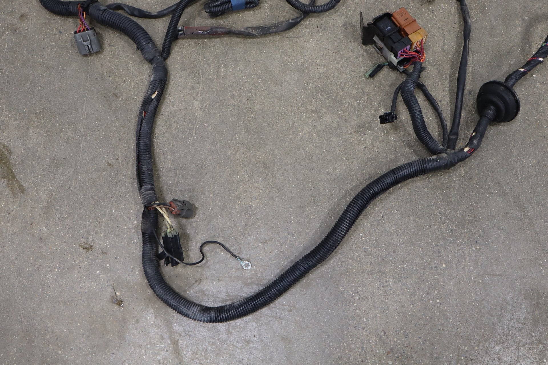 1986 Nissan 300ZX 3.0L No Turbo Engine Fuse Box