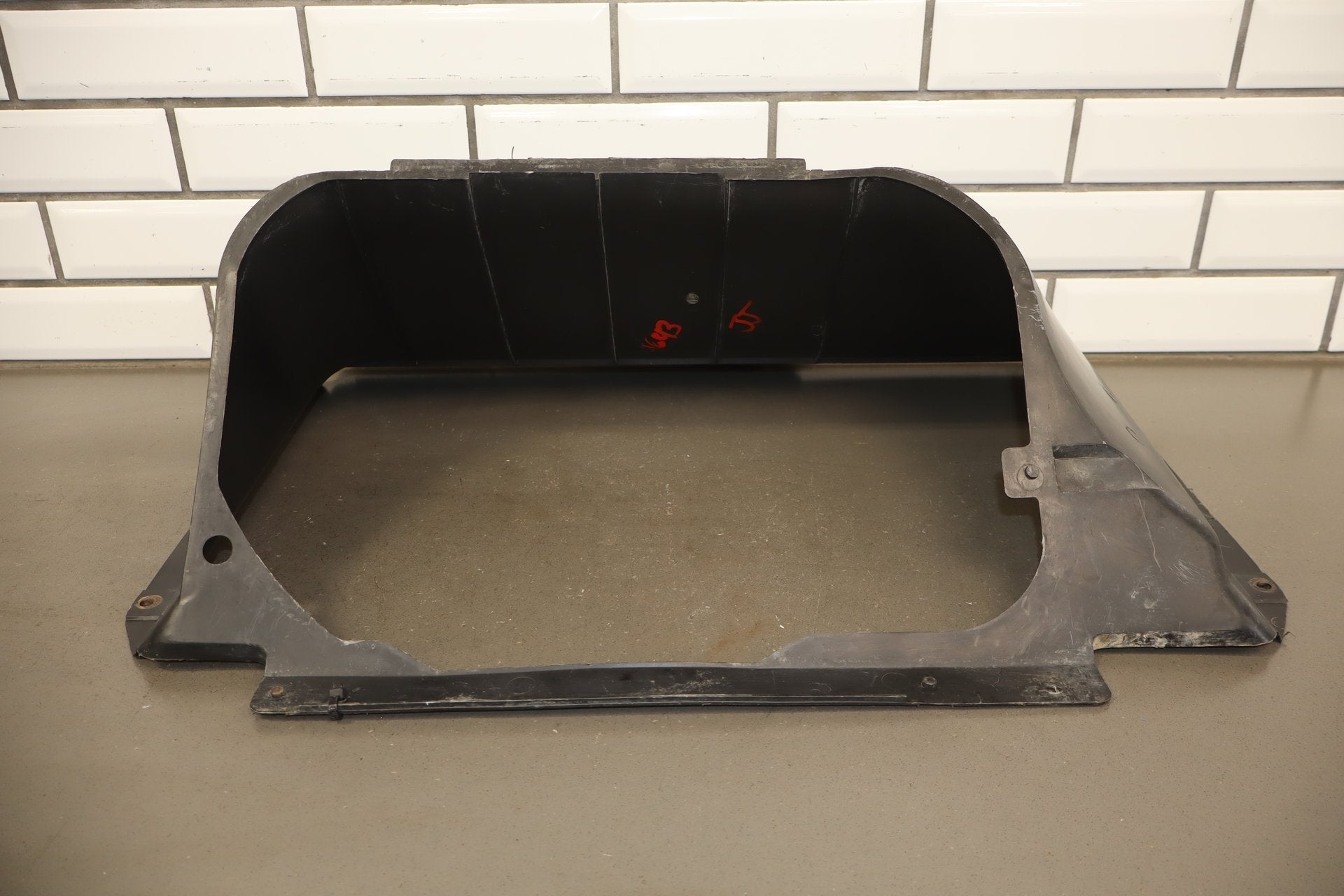 1986 Nissan 300ZX 3.0L VG30E Fan Shroud