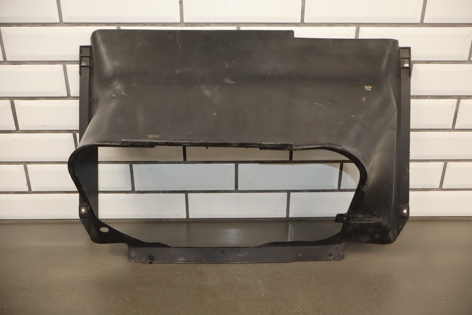 1986 Nissan 300ZX 3.0L VG30E Fan Shroud