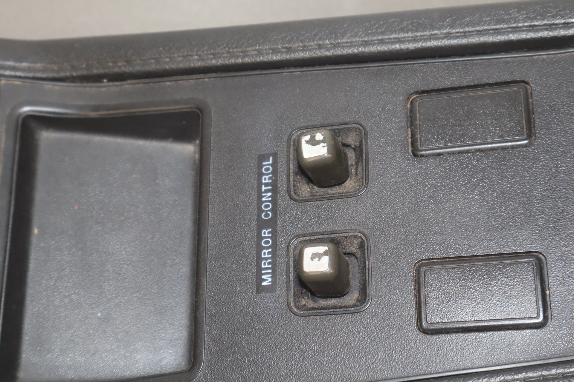 1986 Nissan 300ZX Centre Console Black T