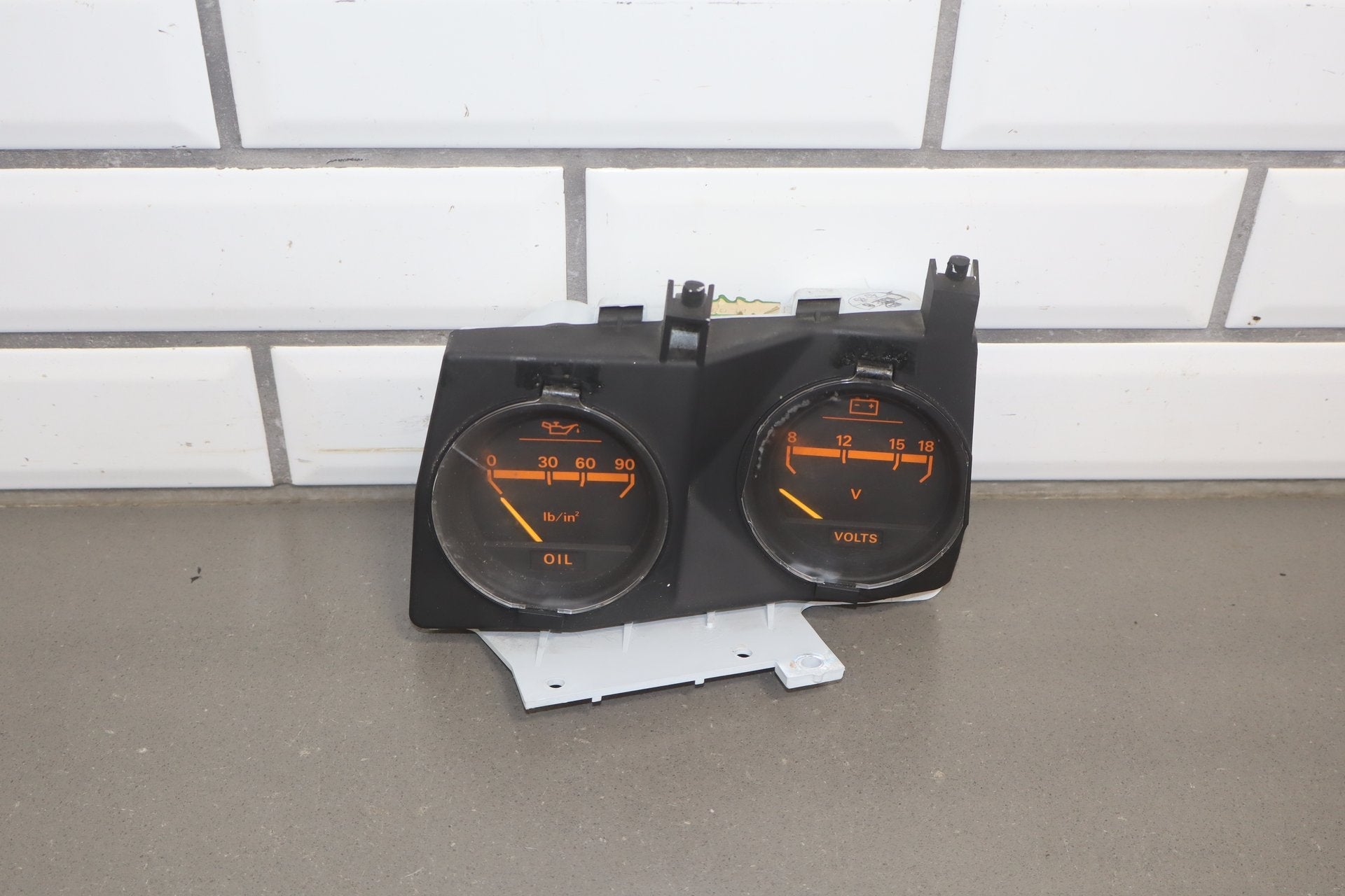 1986 Nissan 300ZX Engine Oil Pressure, Battery Voltage Gauge OEM
