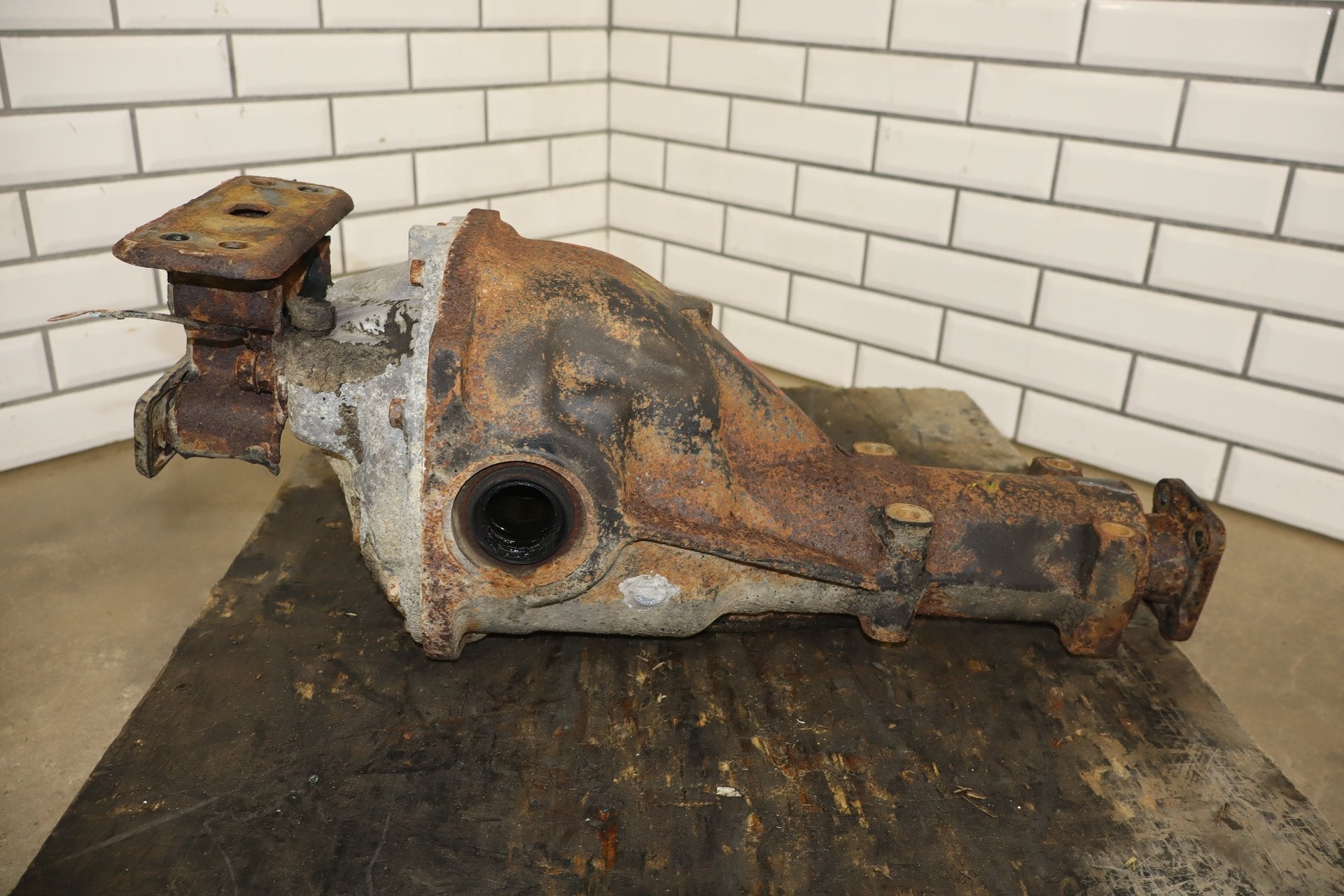 1986 Nissan 300ZX No Turbo Rear Differential Assembly OEM
