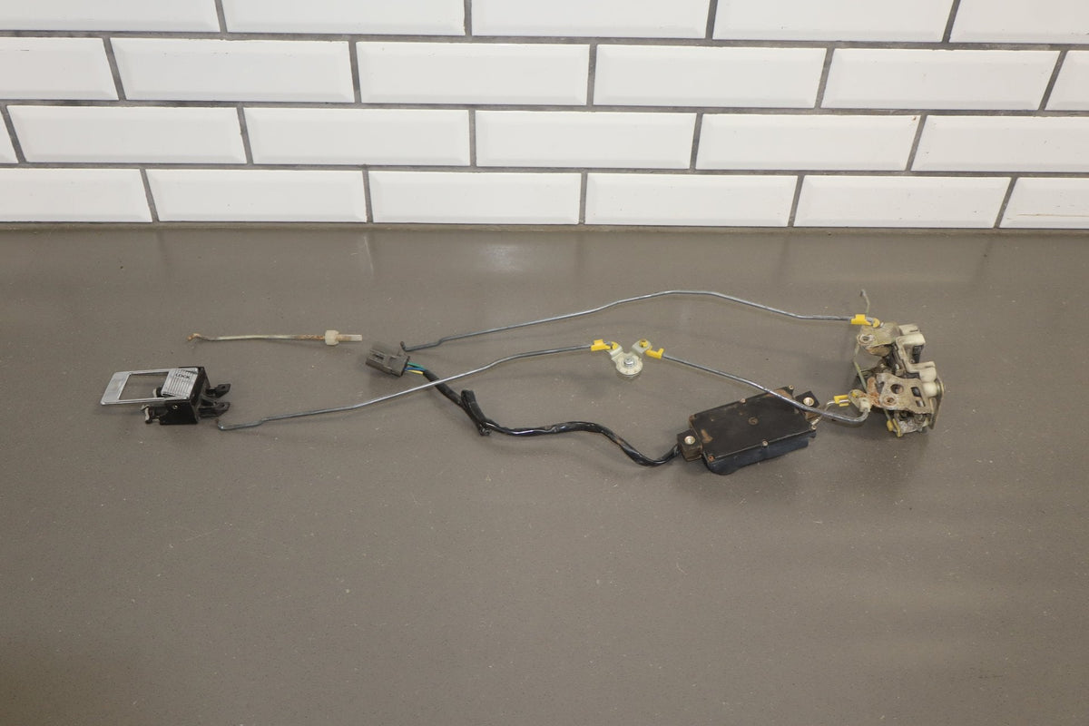 1986 Nissan 300ZX Right Front Door Latch