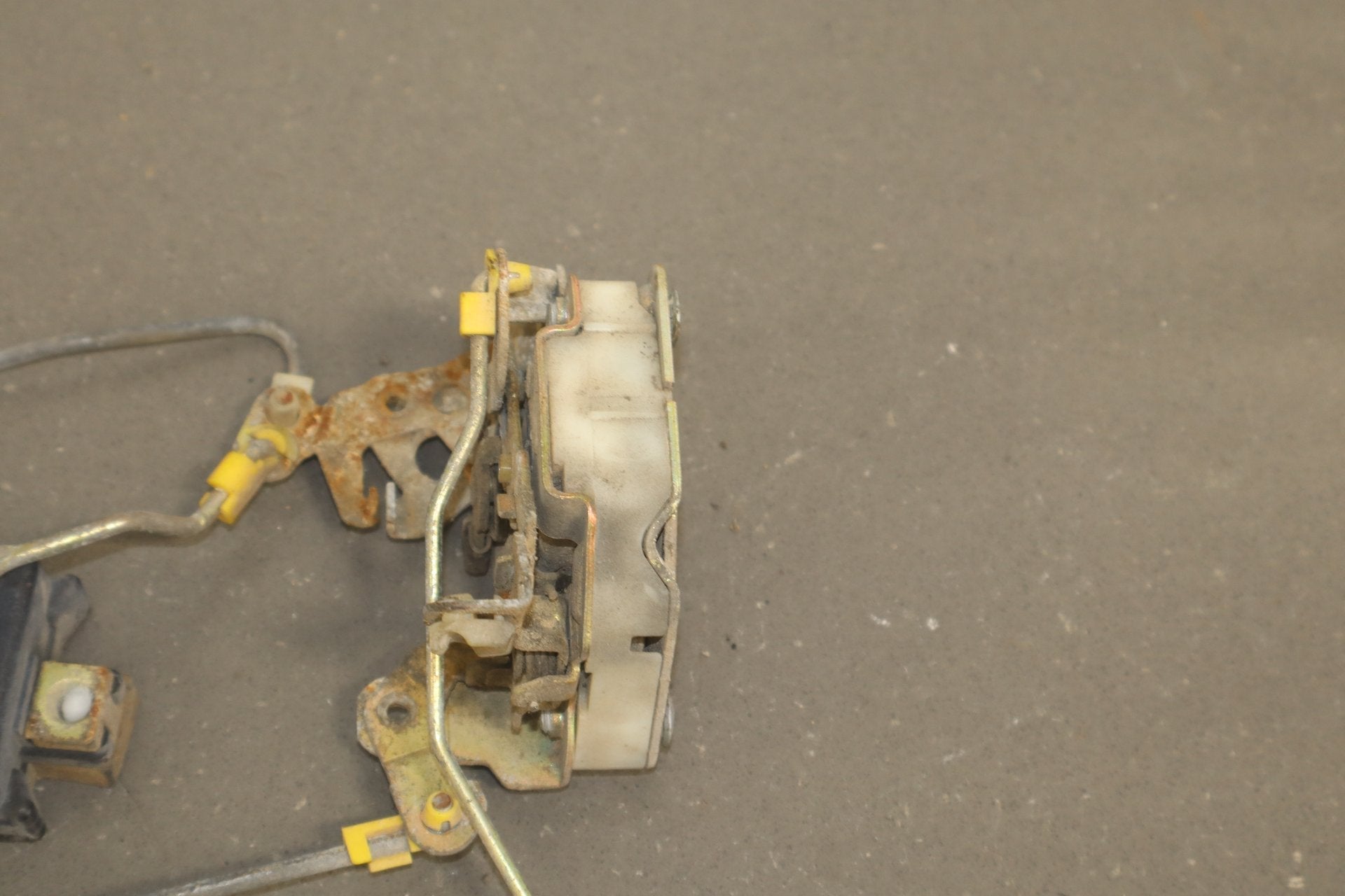 1986 Nissan 300ZX Right Front Door Latch