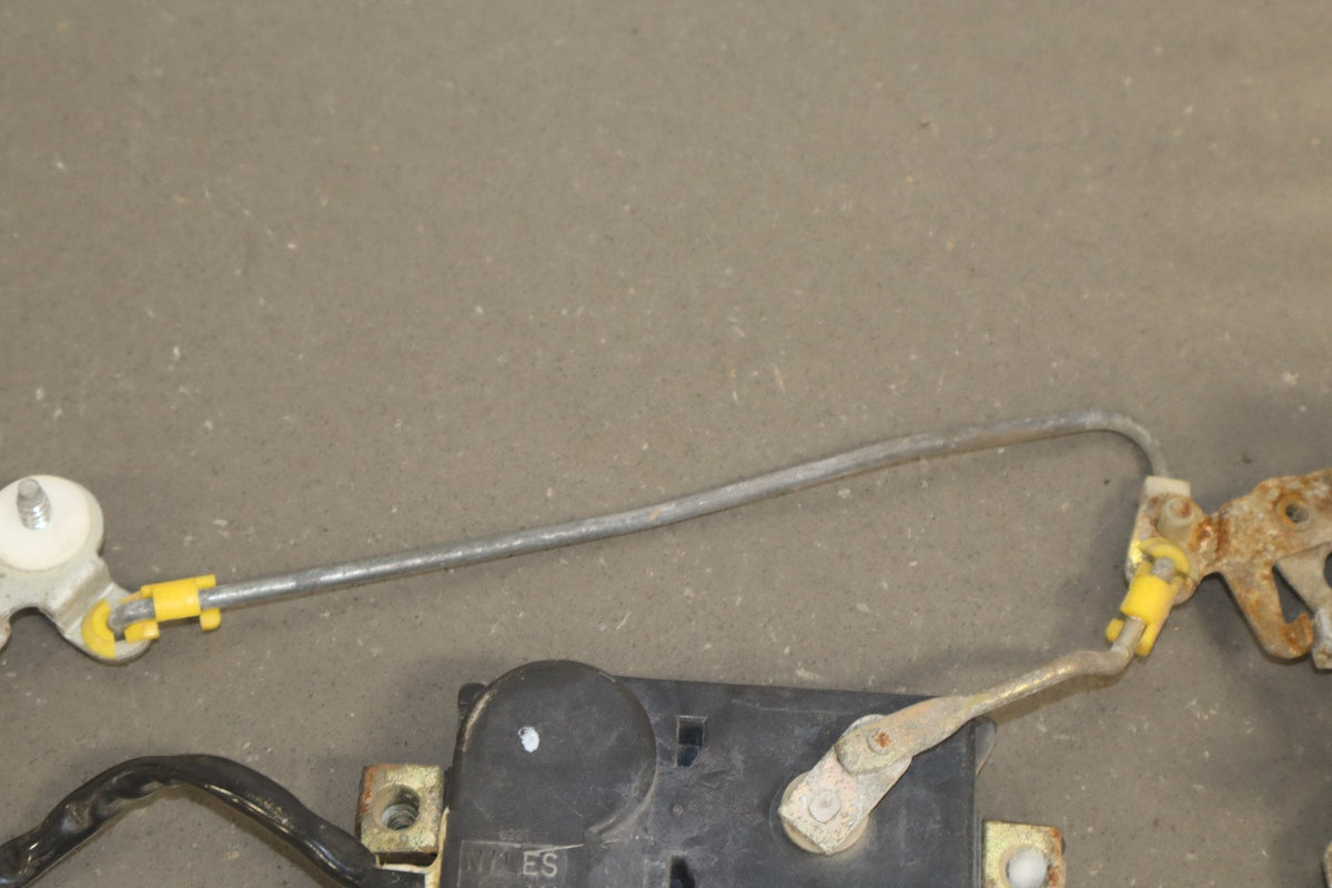 1986 Nissan 300ZX Right Front Door Latch