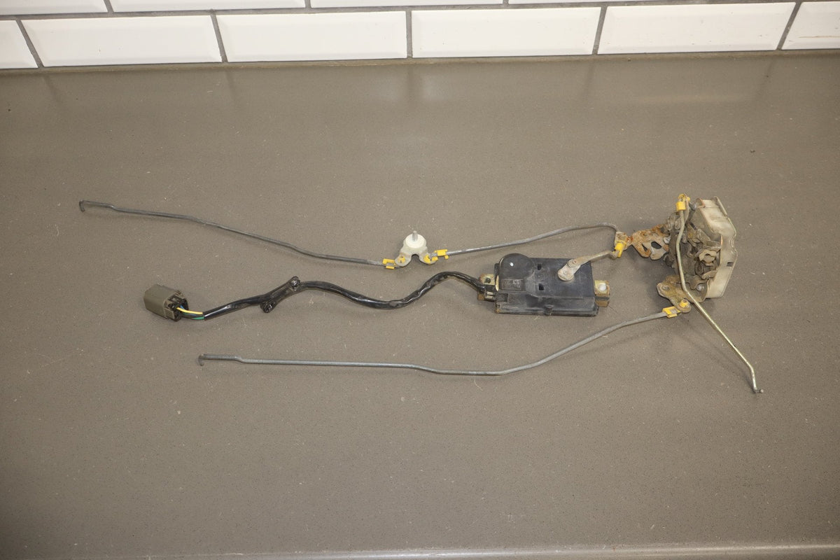 1986 Nissan 300ZX Right Front Door Latch