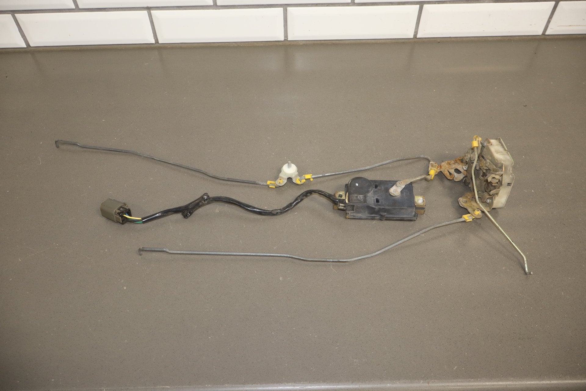 1986 Nissan 300ZX Right Front Door Latch